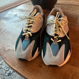 Adidas Yeezy Boost 700 Wave Runner Trainers – Grey/White/Black  women size 9